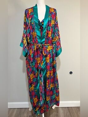 Vintage 90s ‘Circa 2000’ Multicolor Floral Robe and Slip Set